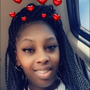 Meet your Posher, Felicia